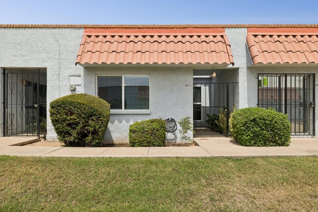 Building Photo - 6816 N 35th Ave