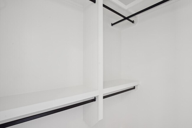 Building Photo - 908 Anderson Ln