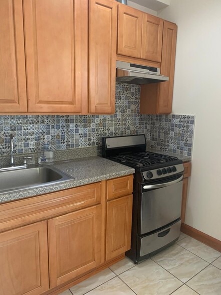 kitchen etc - 3132 82nd St