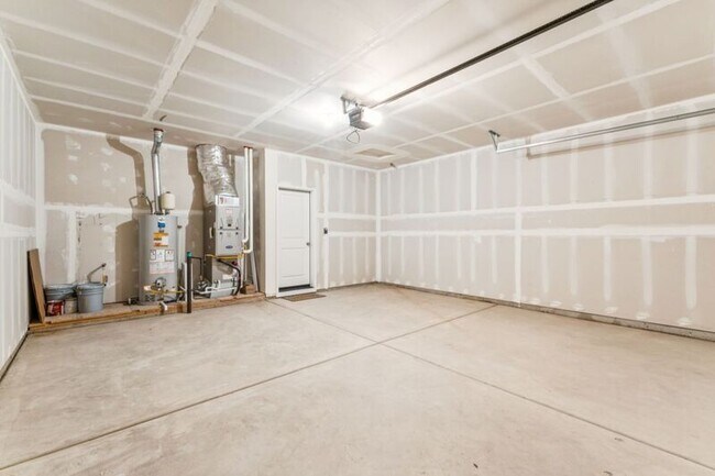 Building Photo - 7877 E Beaufort St