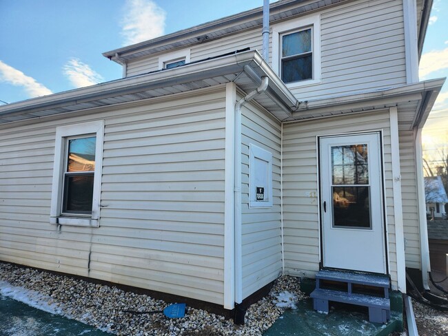 Building Photo - 2 Story Home with Large Covered Front Porch