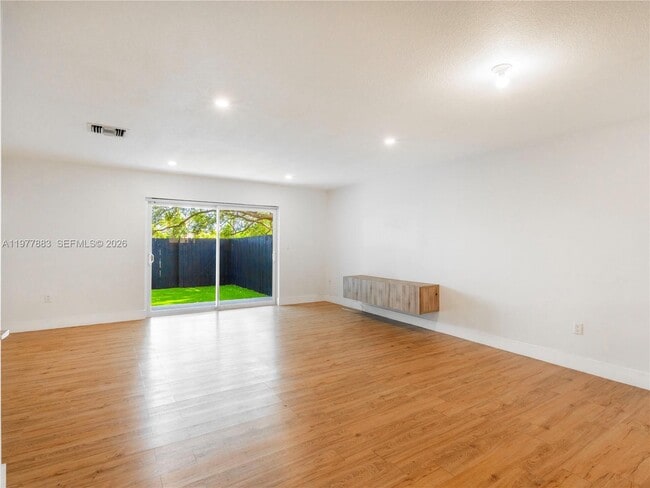 Building Photo - 8329 SW 137th Ave