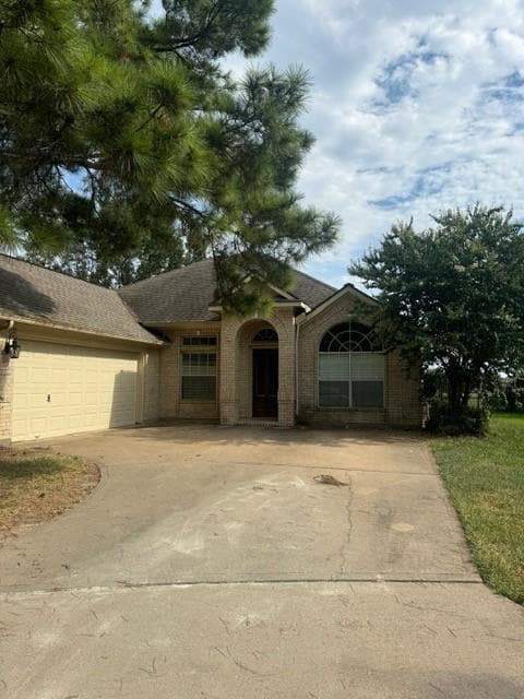 Primary Photo - 16319 Zinnia Dr