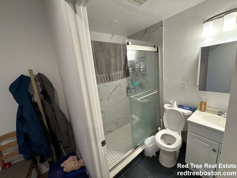 Building Photo - 1408 Beacon St