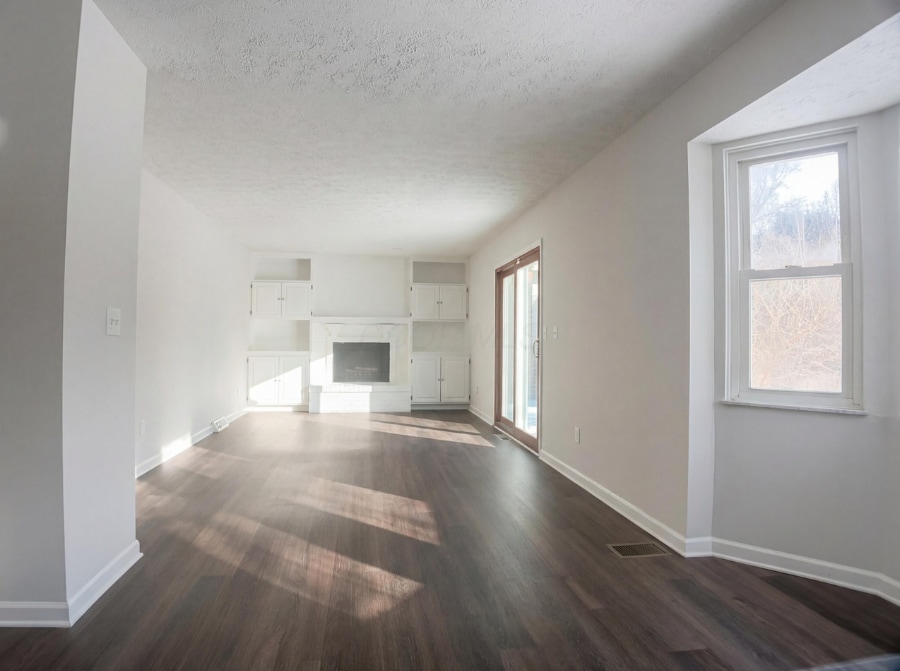 Building Photo - 6571 Schenk Ave