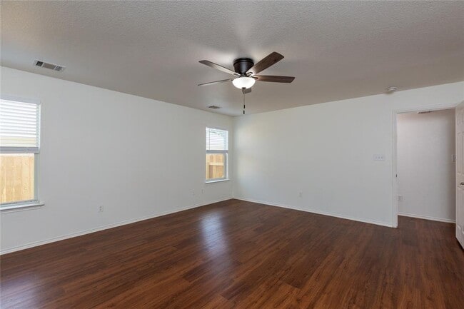 Building Photo - 2571 Georgian Dr