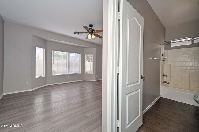 Building Photo - 17149 W Saguaro Ln