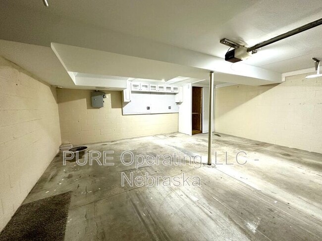 Building Photo - 8108 S 152nd Ave