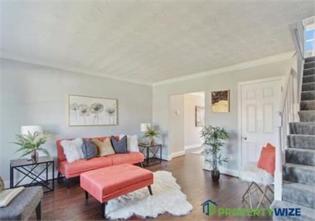 Building Photo - 2214 Redthorn Rd