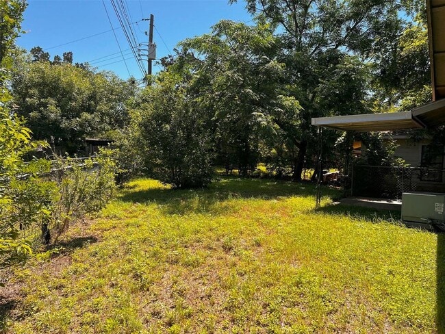 Building Photo - 3503 Southridge Dr