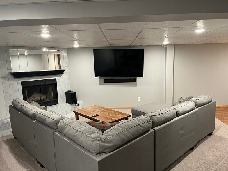 Building Photo - 1909 Holiday Rd