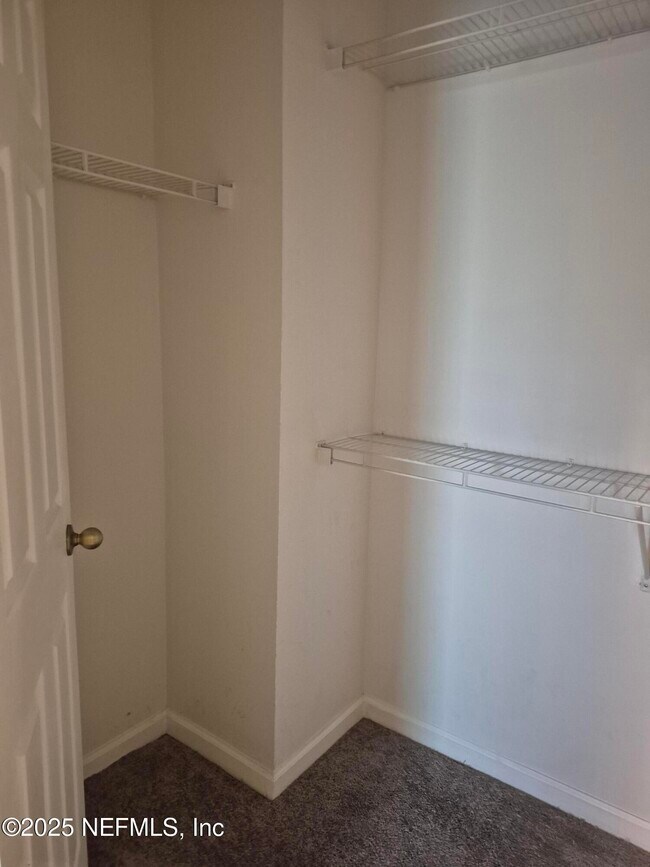 Building Photo - 5851 Parkstone Crossing Dr
