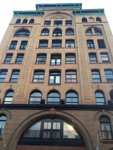 Front of building - 1010 Race St
