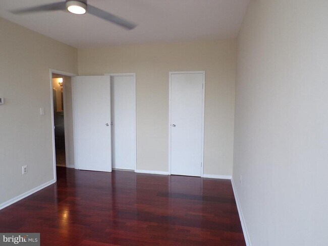 Building Photo - 4390 Lorcom Ln