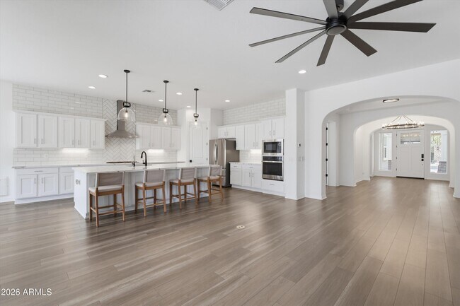 Building Photo - 2024 W Andalusian Trail