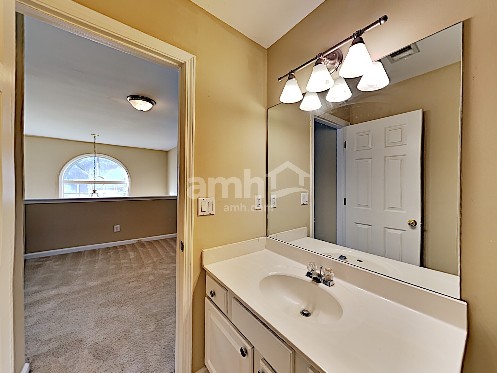 Building Photo - 1852 Clear Springs Ln