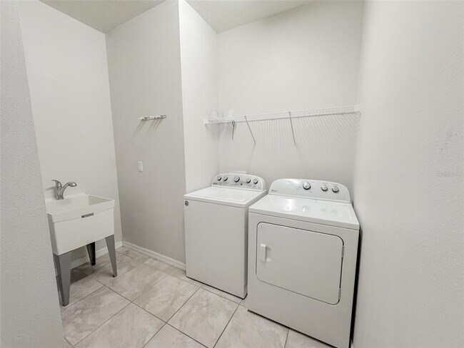 Building Photo - 6217 Kenava Lp