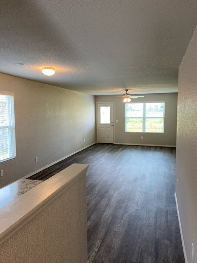 Building Photo - *Pre-leasing* Three Bedroom | Two Bath Hom...