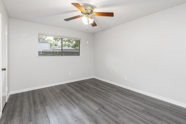 Building Photo - 4011 Flint Creek Dr