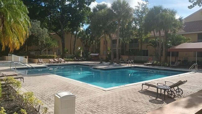 Building Photo - 1055 Coral Club Dr