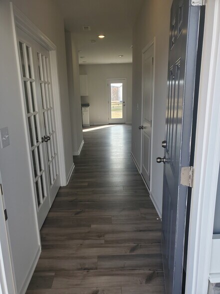 Building Photo - 5702 Hagler Loop