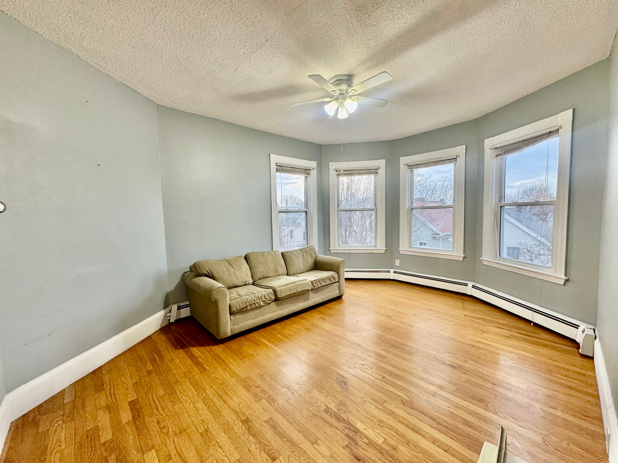 Building Photo - 372 Prospect St