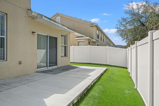 Building Photo - 9720 Carlsdale Dr