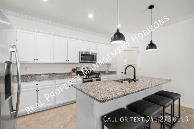 Building Photo - 17238 Blue Rdg Pl