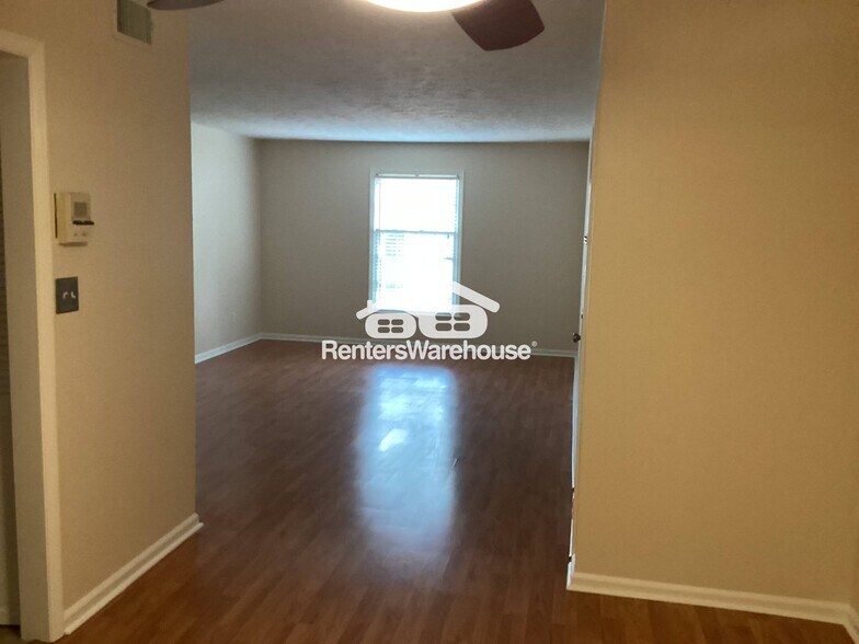 Building Photo - 6700 Roswell Rd NE