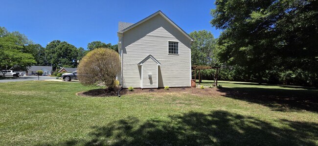 Building Photo - 3508 Selway Dr