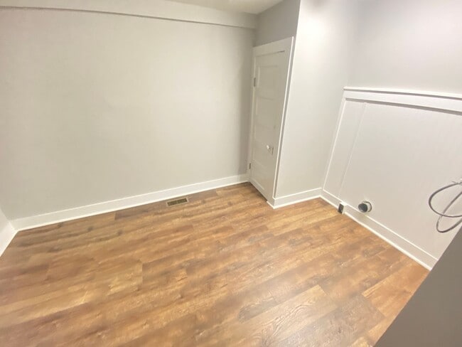 Building Photo - Fully Remodeled 2022 2bd/1ba House close to Dowtown and Hwy 70