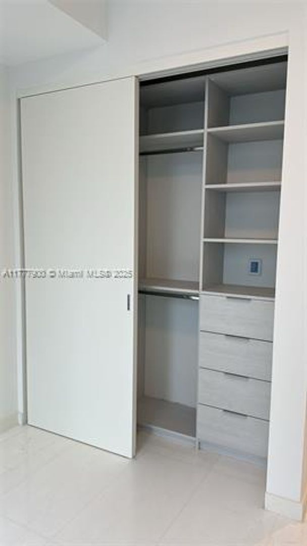 Building Photo - 300 Biscayne Blvd Way