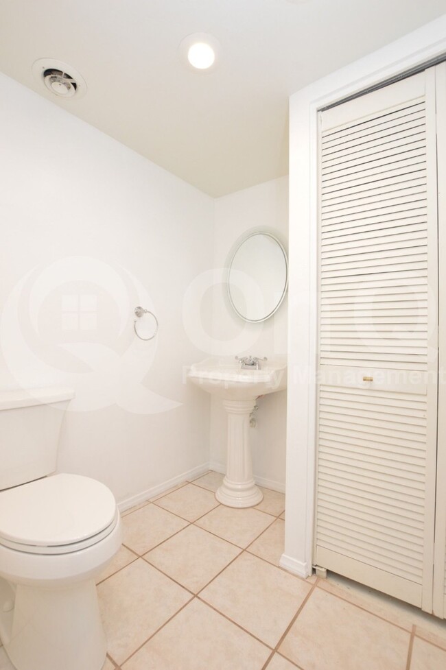 Building Photo - 4028 N Granite Reef Rd