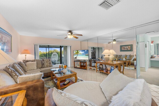 Building Photo - 8305 Casa Del Lago