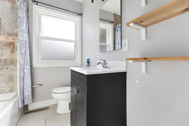 Building Photo - 301 Mill St