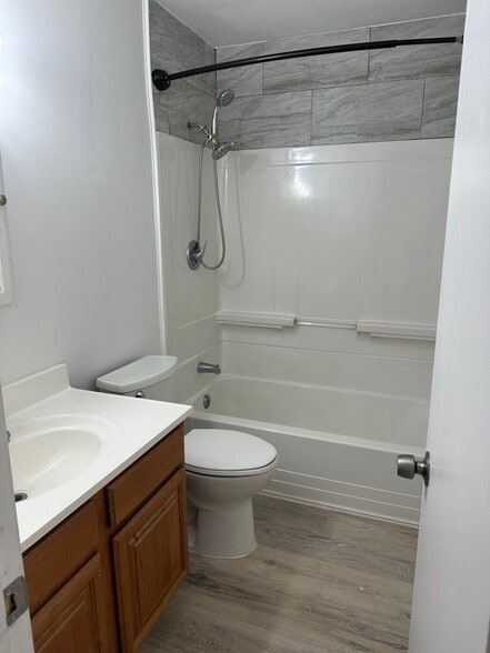 bathroom - 4095 Karry Dr