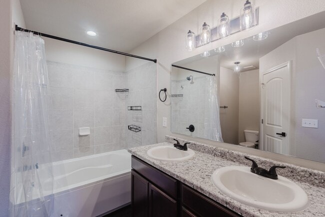 Building Photo - Beautiful 3-Bedroom Home in Ventana | Pool Community Near Fort Carson
