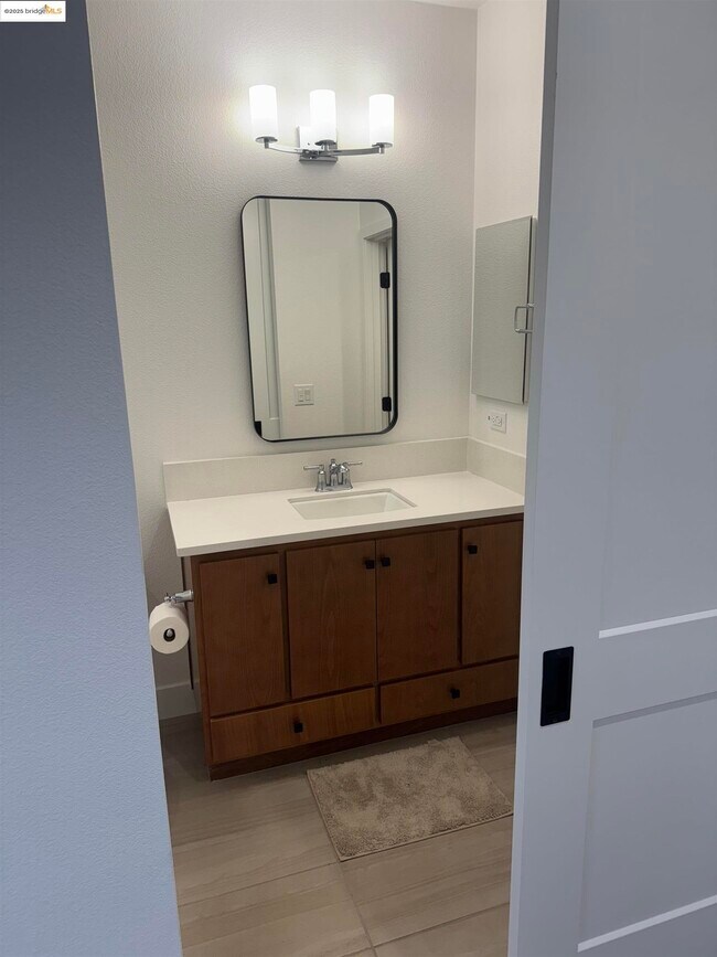 Building Photo - 470 Trellis Wy