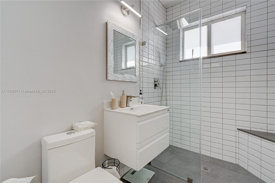 Building Photo - 7528 Buccaneer Ave