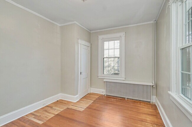 Building Photo - 2118 Fairfax Ave