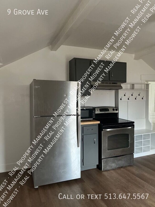 Building Photo - 9 Grove Ave