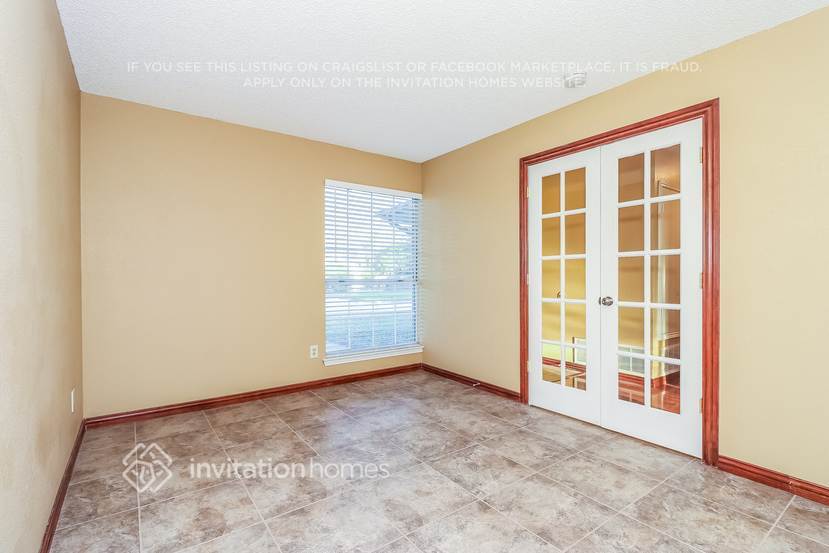 Building Photo - 4965 Briar Oaks Ln