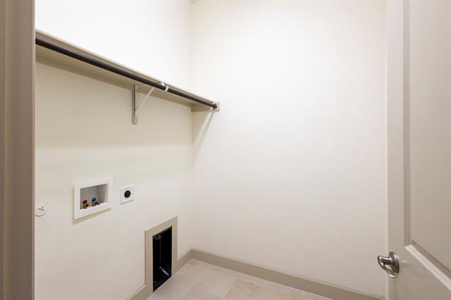 Building Photo - 6337 Saddlebrook Way