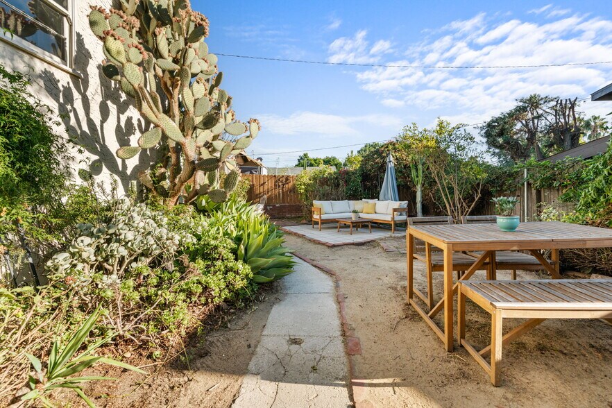 Building Photo - 3188 Atwater Ave