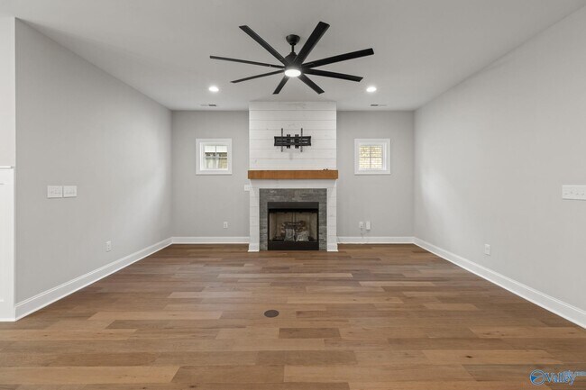 Building Photo - 26 Cobbs Cove Way SE
