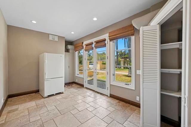 Building Photo - 431 Flores De Oro