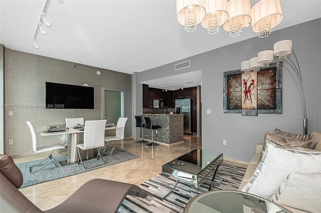 Building Photo - 6515 Collins Ave