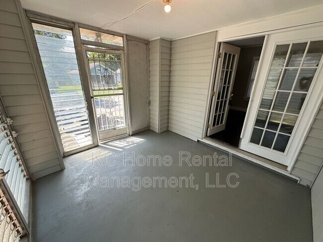 Building Photo - 3708 E 72nd St