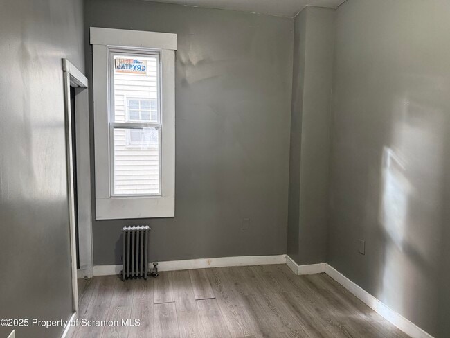 Building Photo - 2204 Golden Ave