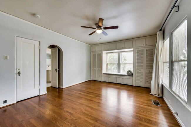 Building Photo - 4208-10 Normandy AVE
